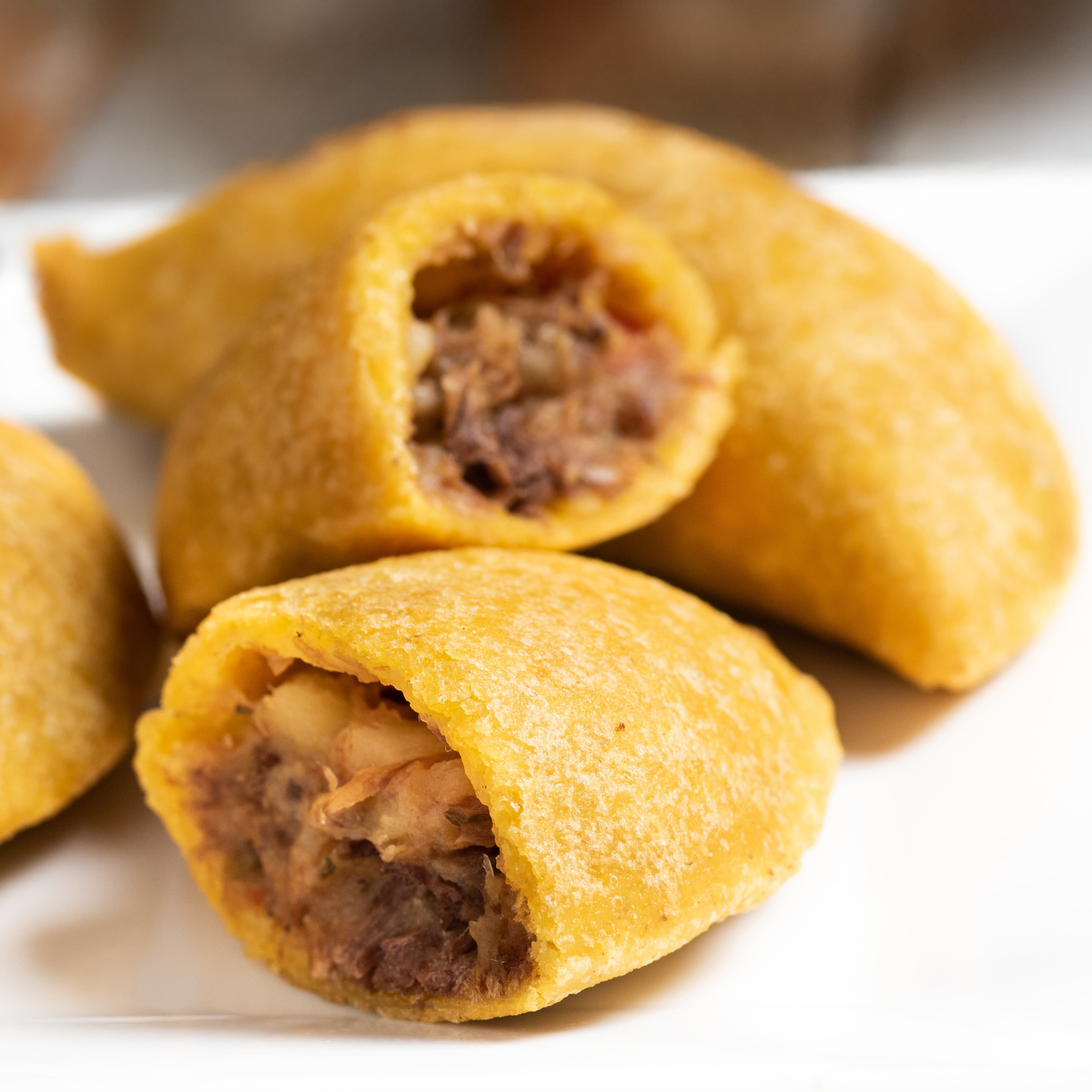 Empanada de Pollo o Res